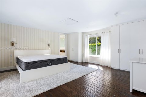 Villa ou maison à louer à Pinecrest, Floride: 5 chambres, 339.84 m2 № 2300019 - photo 28