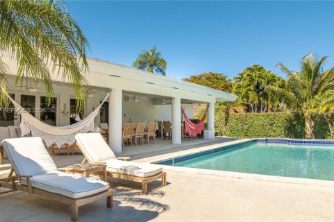 Villa ou maison à Pinecrest, Floride 5 chambres, 339.84 m2 № 2300019