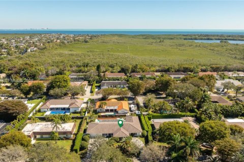 Villa ou maison à louer à Pinecrest, Floride: 5 chambres, 339.84 m2 № 2300019 - photo 2