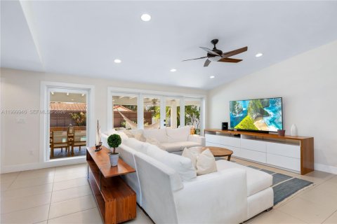 Villa ou maison à louer à Pinecrest, Floride: 5 chambres, 339.84 m2 № 2300019 - photo 6