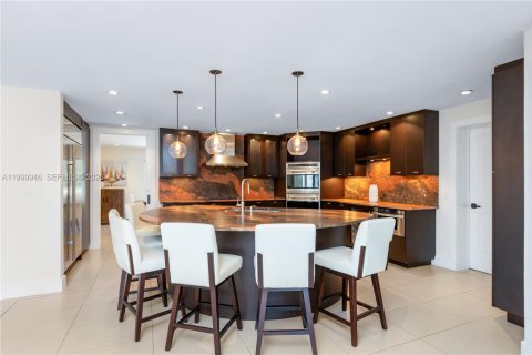 Villa ou maison à louer à Pinecrest, Floride: 5 chambres, 339.84 m2 № 2300019 - photo 8