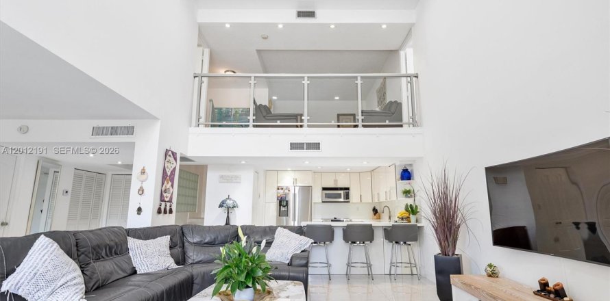 Touwnhouse à Aventura, Floride 2 chambres, 232.26 m2 № 2171130