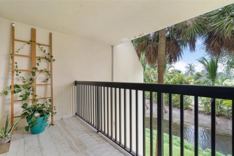 Touwnhouse à vendre à Aventura, Floride: 2 chambres, 232.26 m2 № 2171130 - photo 20