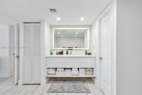 Touwnhouse à vendre à Aventura, Floride: 2 chambres, 232.26 m2 № 2171130 - photo 28
