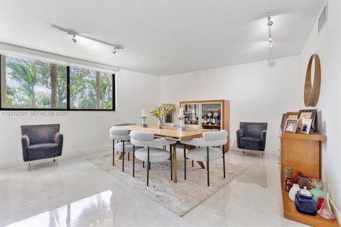 Touwnhouse à vendre à Aventura, Floride: 2 chambres, 232.26 m2 № 2171130 - photo 3