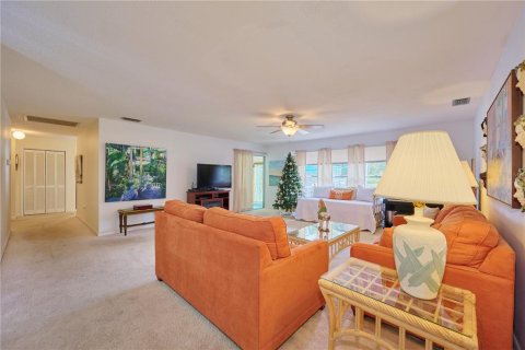 House in Indian lake estates, Florida 3 bedrooms, 152.73 sq.m. № 1717937 - photo 10