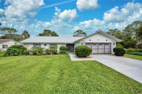 House in Indian lake estates, Florida 3 bedrooms, 152.73 sq.m. № 1717937 - photo 1