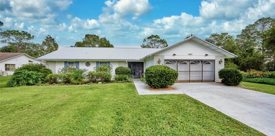 House in Indian lake estates, Florida 3 bedrooms, 152.73 sq.m. № 1717937