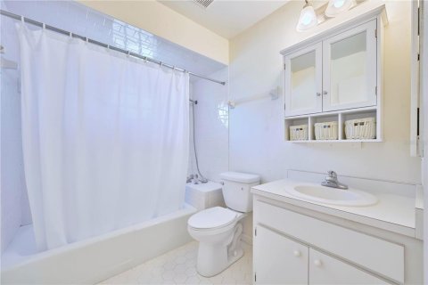 House in Indian lake estates, Florida 3 bedrooms, 152.73 sq.m. № 1717937 - photo 21
