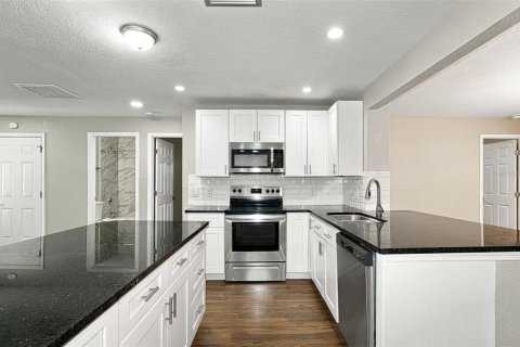 Villa ou maison à vendre à Spring Hill, Floride: 4 chambres, 135.27 m2 № 2399072 - photo 10