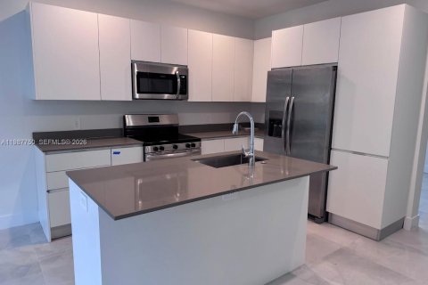 Adosado en alquiler en Homestead, Florida, 3 dormitorios, 174.75 m2 № 2050633 - foto 2