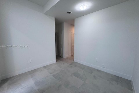 Adosado en alquiler en Homestead, Florida, 3 dormitorios, 174.75 m2 № 2050633 - foto 25