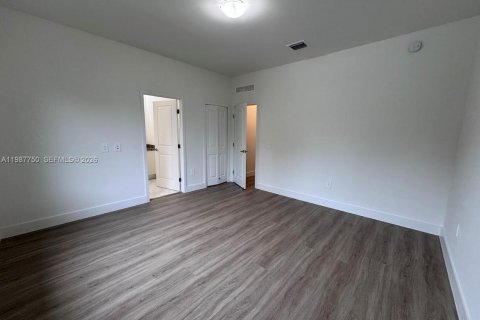 Adosado en alquiler en Homestead, Florida, 3 dormitorios, 174.75 m2 № 2050633 - foto 16
