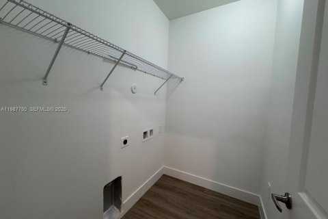 Adosado en alquiler en Homestead, Florida, 3 dormitorios, 174.75 m2 № 2050633 - foto 13