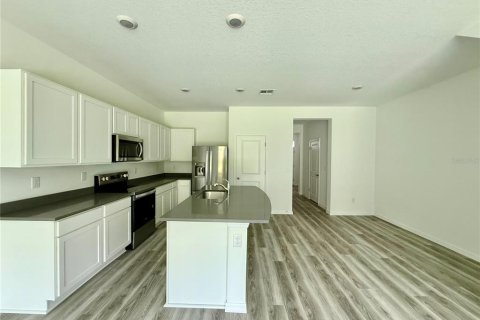 Adosado en alquiler en Land O' Lakes, Florida, 3 dormitorios, 155.43 m2 № 1853672 - foto 4
