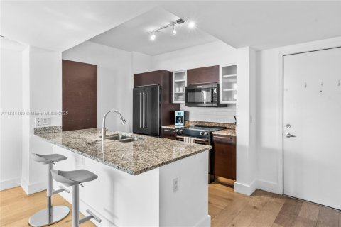 Copropriété à louer à Miami, Floride: 2 chambres, 104.05 m2 № 1842660 - photo 12