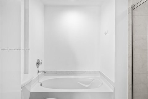 Copropriété à louer à Miami, Floride: 2 chambres, 104.05 m2 № 1842660 - photo 29