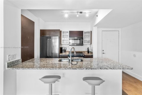 Copropriété à louer à Miami, Floride: 2 chambres, 104.05 m2 № 1842660 - photo 11