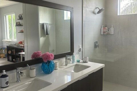 Touwnhouse à vendre à Doral, Floride: 4 chambres, 221.01 m2 № 1691948 - photo 30