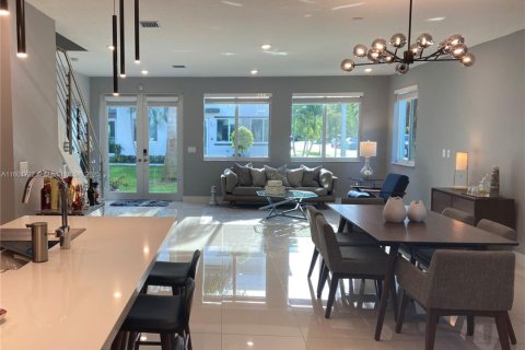 Touwnhouse à vendre à Doral, Floride: 4 chambres, 221.01 m2 № 1691948 - photo 17