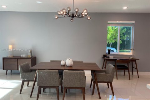 Touwnhouse à vendre à Doral, Floride: 4 chambres, 221.01 m2 № 1691948 - photo 16