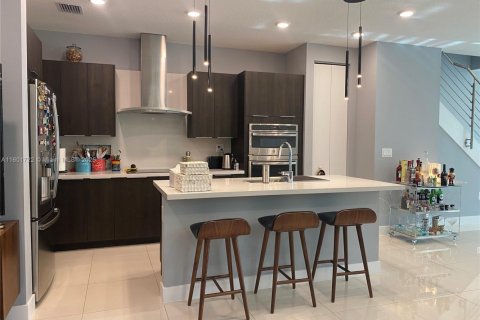 Touwnhouse à vendre à Doral, Floride: 4 chambres, 221.01 m2 № 1691948 - photo 10