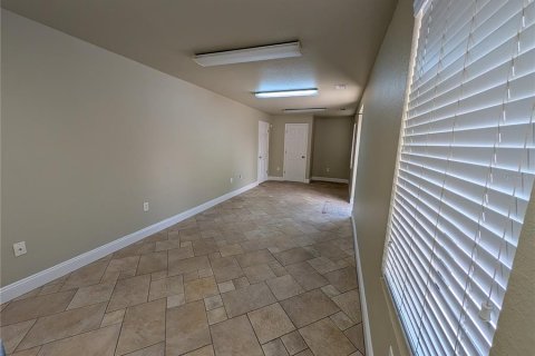 Immobilier commercial à louer à Auburndale, Floride: 1712.19 m2 № 2299885 - photo 3