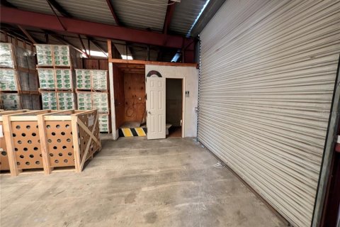 Immobilier commercial à louer à Auburndale, Floride: 1712.19 m2 № 2299885 - photo 8