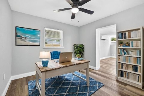 Casa en venta en Saint Petersburg, Florida, 3 dormitorios, 159.42 m2 № 1854429 - foto 17