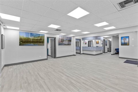 Propiedad comercial en venta en Eustis, Florida, 421.22 m2 № 1717038 - foto 10