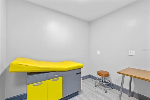 Propiedad comercial en venta en Eustis, Florida, 421.22 m2 № 1717038 - foto 24
