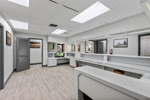 Propiedad comercial en venta en Eustis, Florida, 421.22 m2 № 1717038 - foto 13