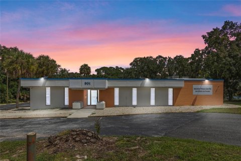 Propiedad comercial en venta en Eustis, Florida, 421.22 m2 № 1717038 - foto 2