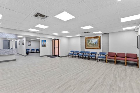 Propiedad comercial en venta en Eustis, Florida, 421.22 m2 № 1717038 - foto 9
