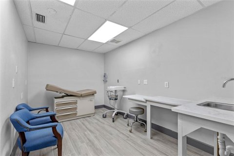 Propiedad comercial en venta en Eustis, Florida, 421.22 m2 № 1717038 - foto 23