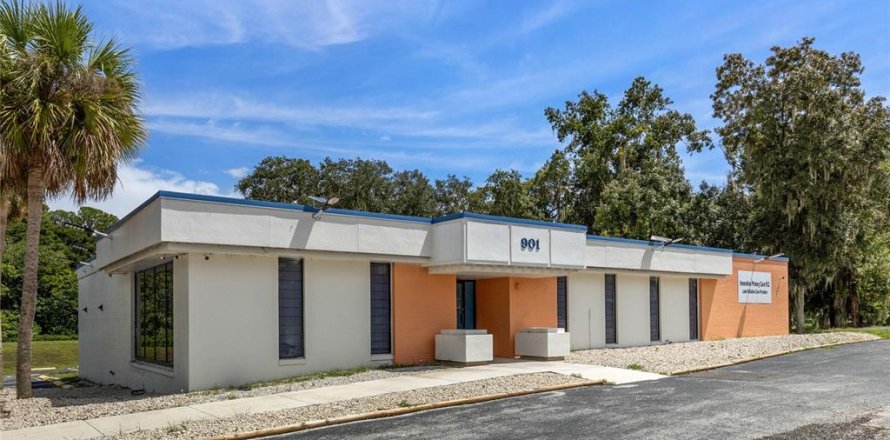 Propiedad comercial en Eustis, Florida 421.22 m2 № 1717038