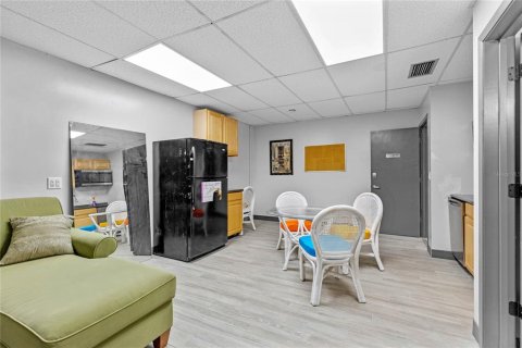 Propiedad comercial en venta en Eustis, Florida, 421.22 m2 № 1717038 - foto 27