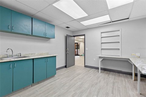 Propiedad comercial en venta en Eustis, Florida, 421.22 m2 № 1717038 - foto 15