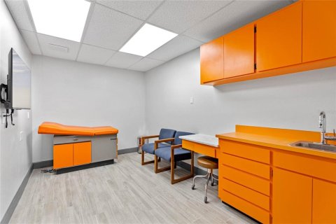 Propiedad comercial en venta en Eustis, Florida, 421.22 m2 № 1717038 - foto 19