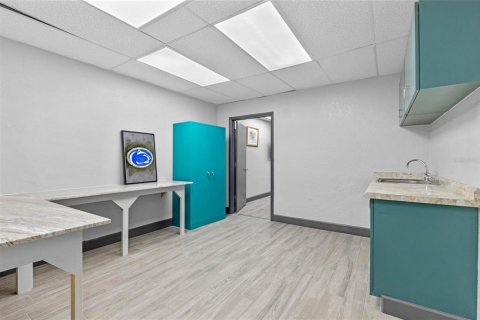 Propiedad comercial en venta en Eustis, Florida, 421.22 m2 № 1717038 - foto 14