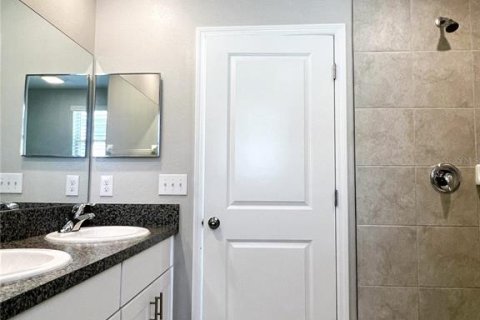 Casa en alquiler en Tampa, Florida, 4 dormitorios, 167.69 m2 № 2111267 - foto 12