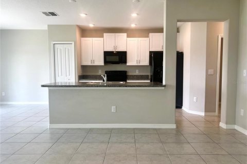 Casa en alquiler en Tampa, Florida, 4 dormitorios, 167.69 m2 № 2111267 - foto 4