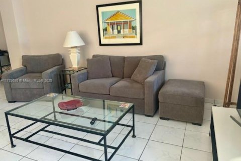 Copropriété à louer à Miami Beach, Floride: 1 chambre, 78.97 m2 № 1859647 - photo 3