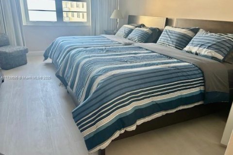 Copropriété à louer à Miami Beach, Floride: 1 chambre, 78.97 m2 № 1859647 - photo 4