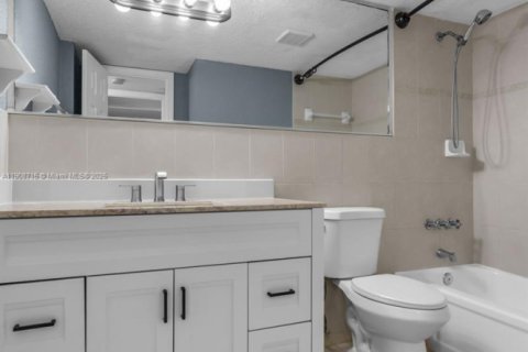 Купить кондоминиум в Майами, Флорида 1 спальня, № 1964367 - фото 11