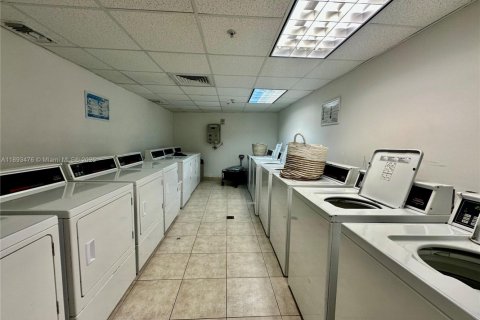 Condo in Miami, Florida  № 1945518 - photo 9