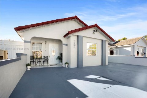 Casa en venta en Hialeah, Florida, 3 dormitorios, 109.62 m2 № 2001407 - foto 2
