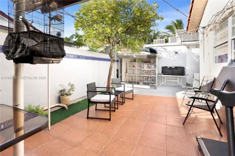 Casa en venta en Hialeah, Florida, 3 dormitorios, 109.62 m2 № 2001407 - foto 26