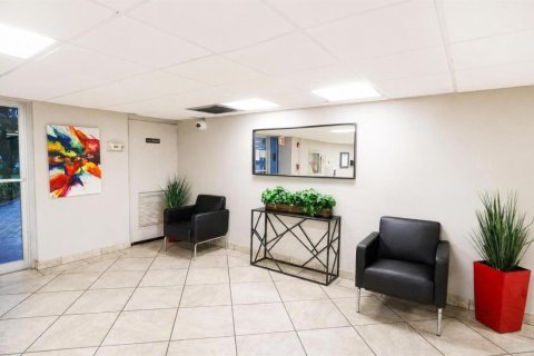 Condo in Lauderhill, Florida, 2 bedrooms  № 2178198 - photo 4