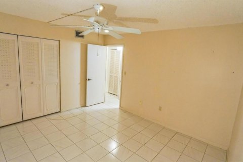 Condo in Lauderhill, Florida, 2 bedrooms  № 2178198 - photo 11
